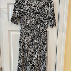 Ladies Size XS Apt. 9 Monochrome Long Sleeve Dress GUC